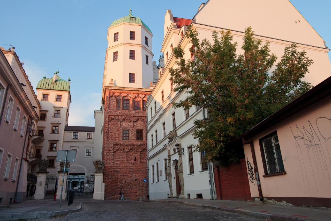 Old Town Apartment *